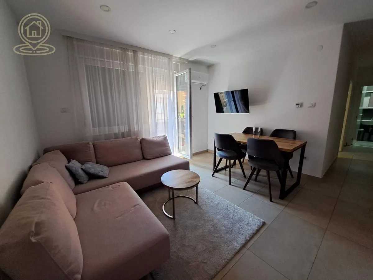 Izdavanje, trosoban stan, 50m², Podbara, Novi Sad Sve Podlokacije