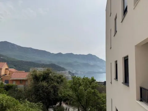 Prodaja, jednosoban stan, 42m², Bečići, Budva - image 1