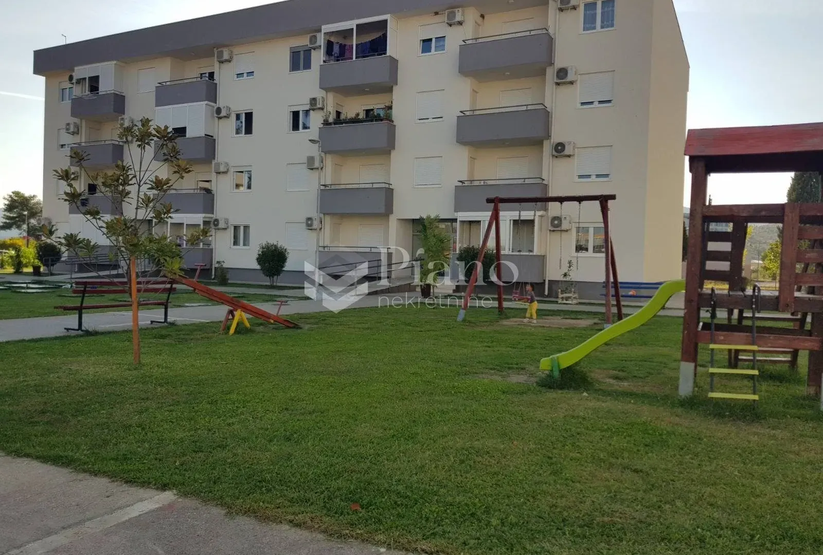 Izdavanje, dvosoban stan, 70m², Donja Gorica, Podgorica