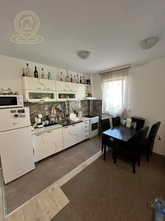 Izdavanje, dvosoban stan, 60m², Zemun Sve Podlokacije, Beograd