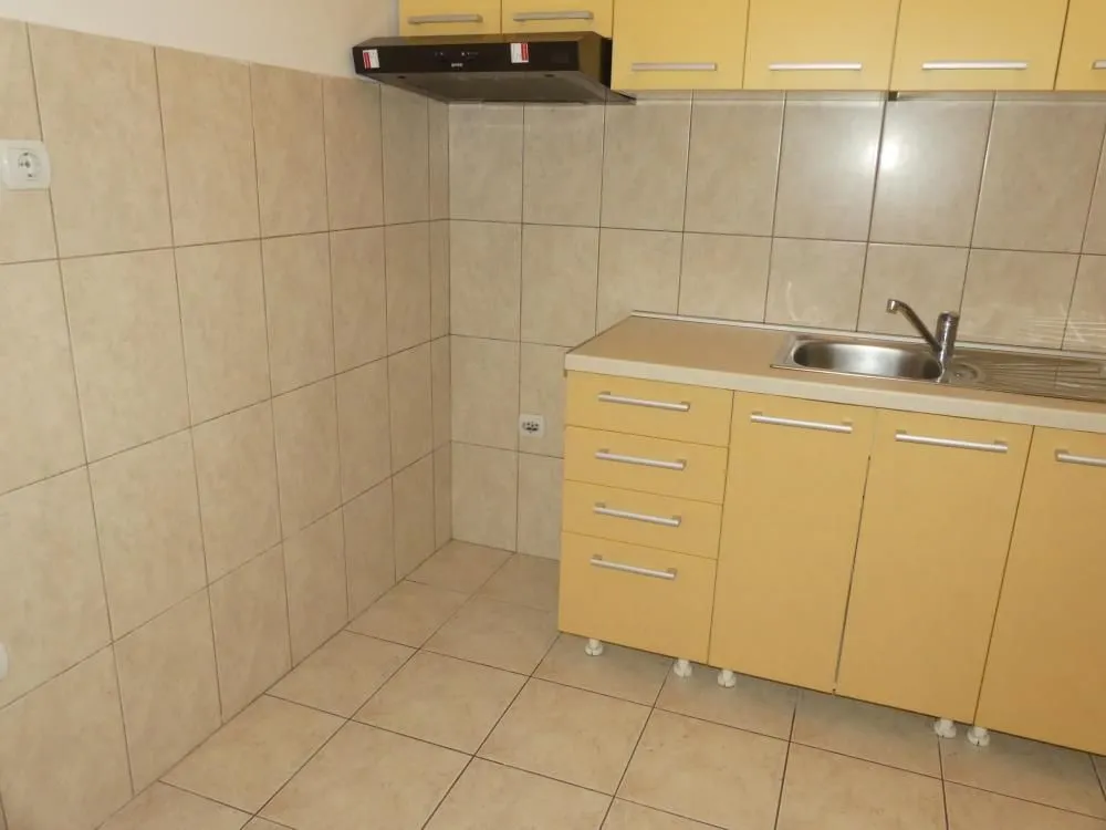 Prodaja, trosoban stan, 79m², Centar, Jagodina