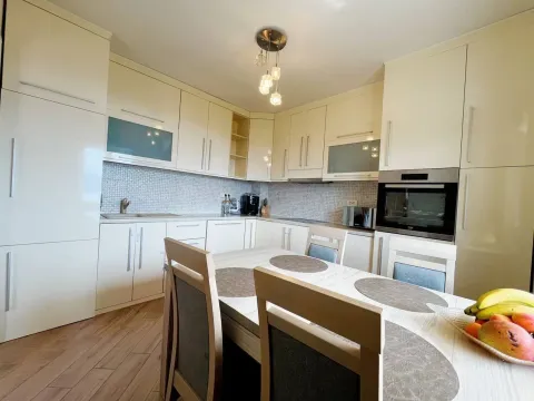 Sale, two bedroom apartment, 68m², Centar, Tivat - image 3