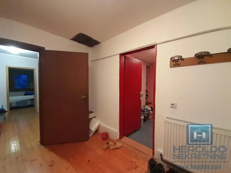 Prodaja, kuća, 310m², Tavrića obori, Jagodina