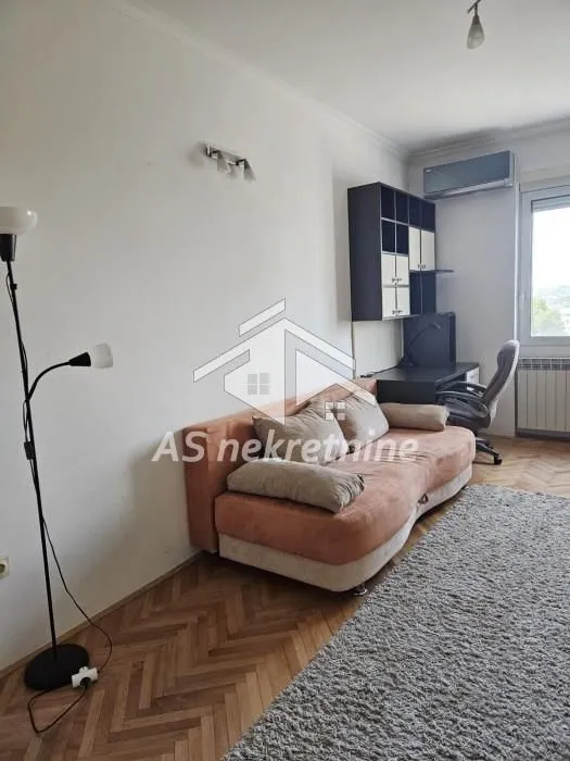 Izdavanje, četvorosoban stan, 86m², Savski Venac, Beograd