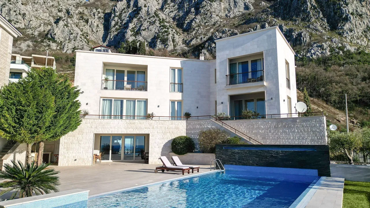 Izdavanje, kuća, 600m², Blizikuće, Budva