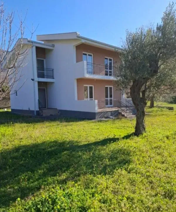 Sale, house, 200m², Župci, Bar