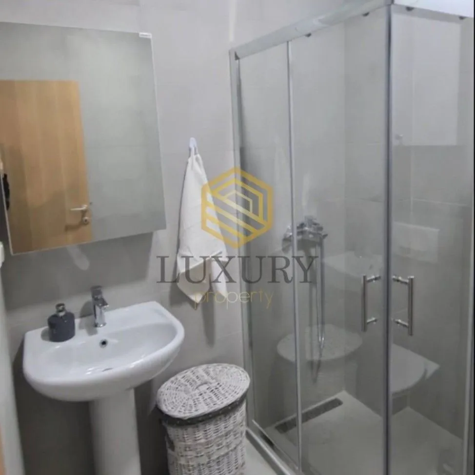 Izdavanje, jednosoban stan, 54m², Centar, Podgorica