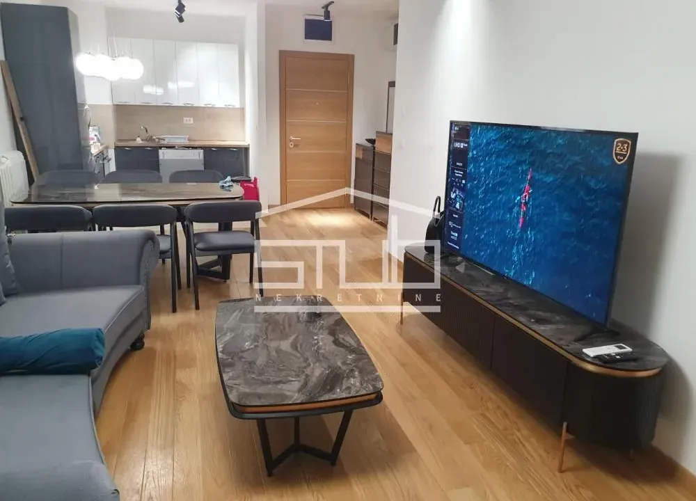 Izdavanje, trosoban stan, 105m², Novi Beograd Blok 65, Novi Beograd Sve Podlokacije