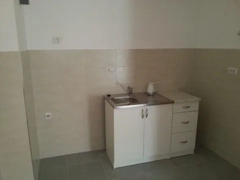 Izdavanje, jednosoban stan, 44m², City Kvart, Podgorica - image 4