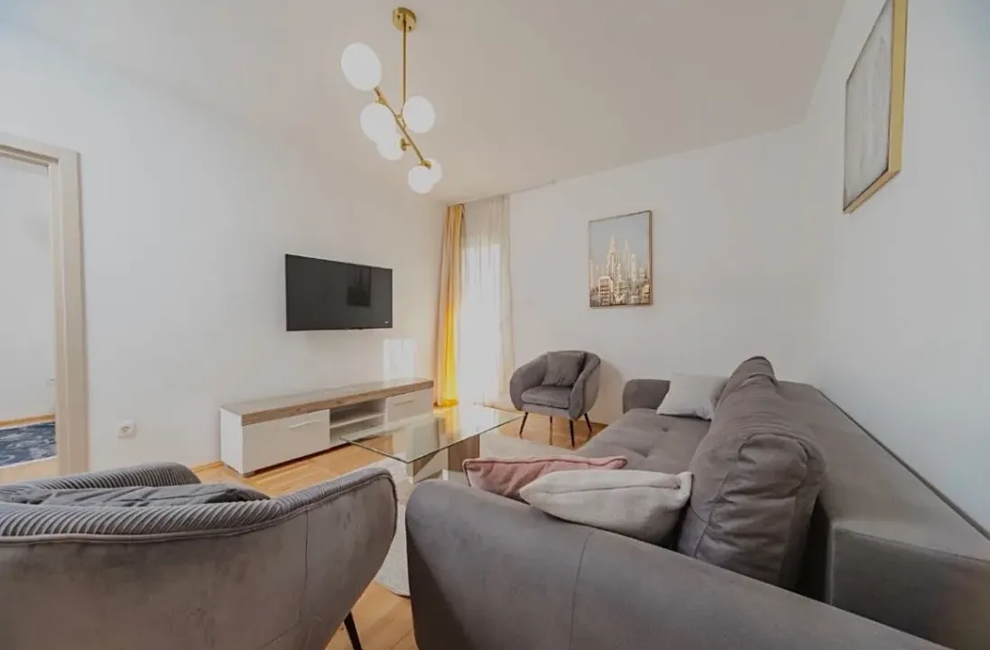 Izdavanje, jednosoban stan, 56m², Bulevar, Budva