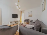 Izdavanje, jednosoban stan, 56m², Bulevar, Budva - image 1