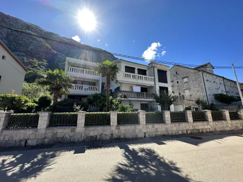 Rent, two bedroom apartment, 55m², Dobrota, Kotor - image 2