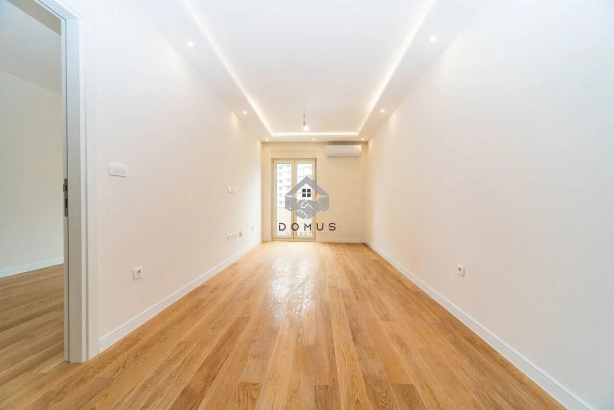 Izdavanje, poslovni prostor, 43m², Central Point, Podgorica