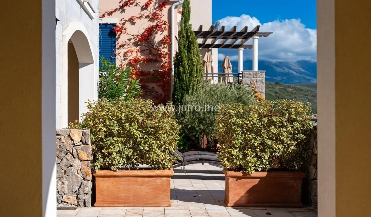 Prodaja, trosoban stan, 190m², Luštica Bay, Tivat
