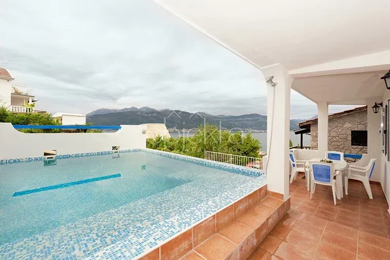 Sale, house, 100m², Tivat, Crna Gora