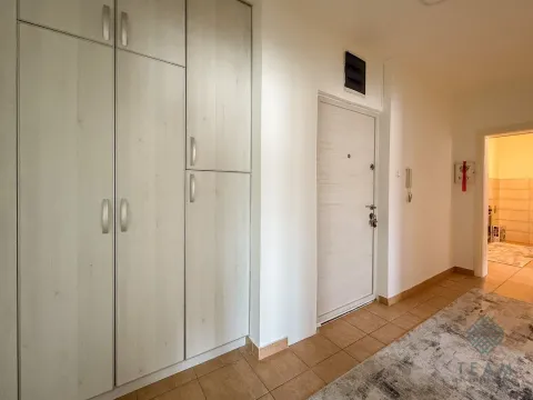 Prodaja, dvosoban stan, 68m², Stari Aerodrom, Podgorica - image 10