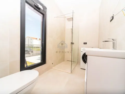 Prodaja, kuća, 225m², Gornja Gorica, Podgorica - image 12