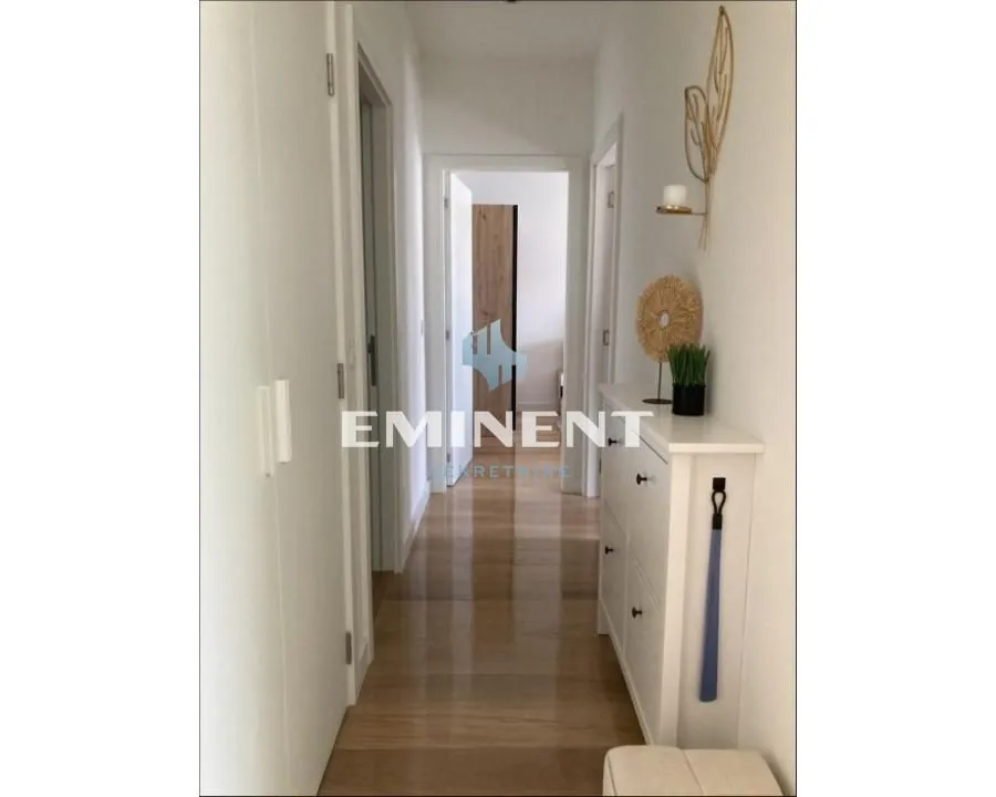 Izdavanje, trosoban stan, 75m², Savski Venac, Beograd