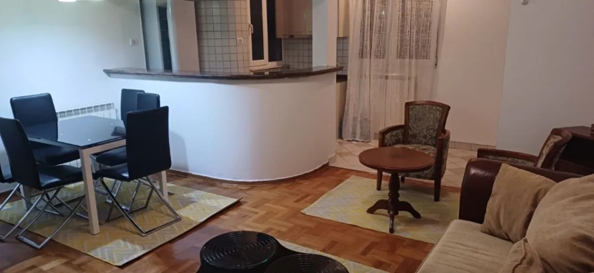 Izdavanje, trosoban stan, 80m², Centar, Podgorica