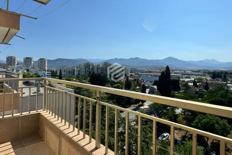 Izdavanje, dvosoban stan, 75m², Pobrežje, Podgorica - image 20