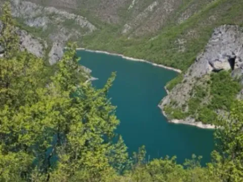 Zemljište in Donja Brezna