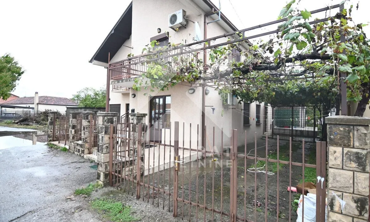 Sale, house, 240m², Zabjelo, Podgorica