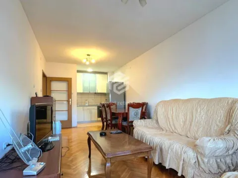 Izdavanje, dvosoban stan, 61m², Blok 9, Podgorica - image 2