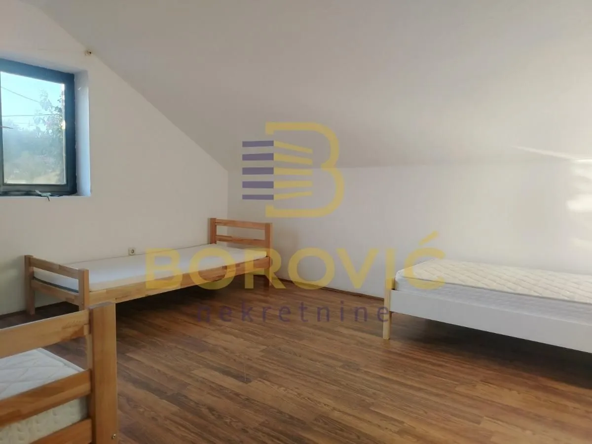 Izdavanje, četvorosoban stan, 100m², Krnjaca, Palilula Sve Podlokacije