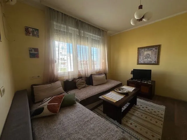 Izdavanje, jednosoban stan, 50m², Podgorica, Crna Gora