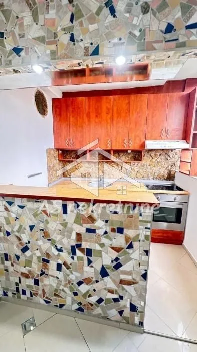 Izdavanje, trosoban stan, 160m², Novi Beograd Blok 61, Novi Beograd Sve Podlokacije