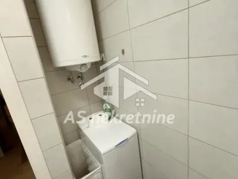 Izdavanje, trosoban stan, 73m², Vračar Sve Podlokacije, Beograd - image 24