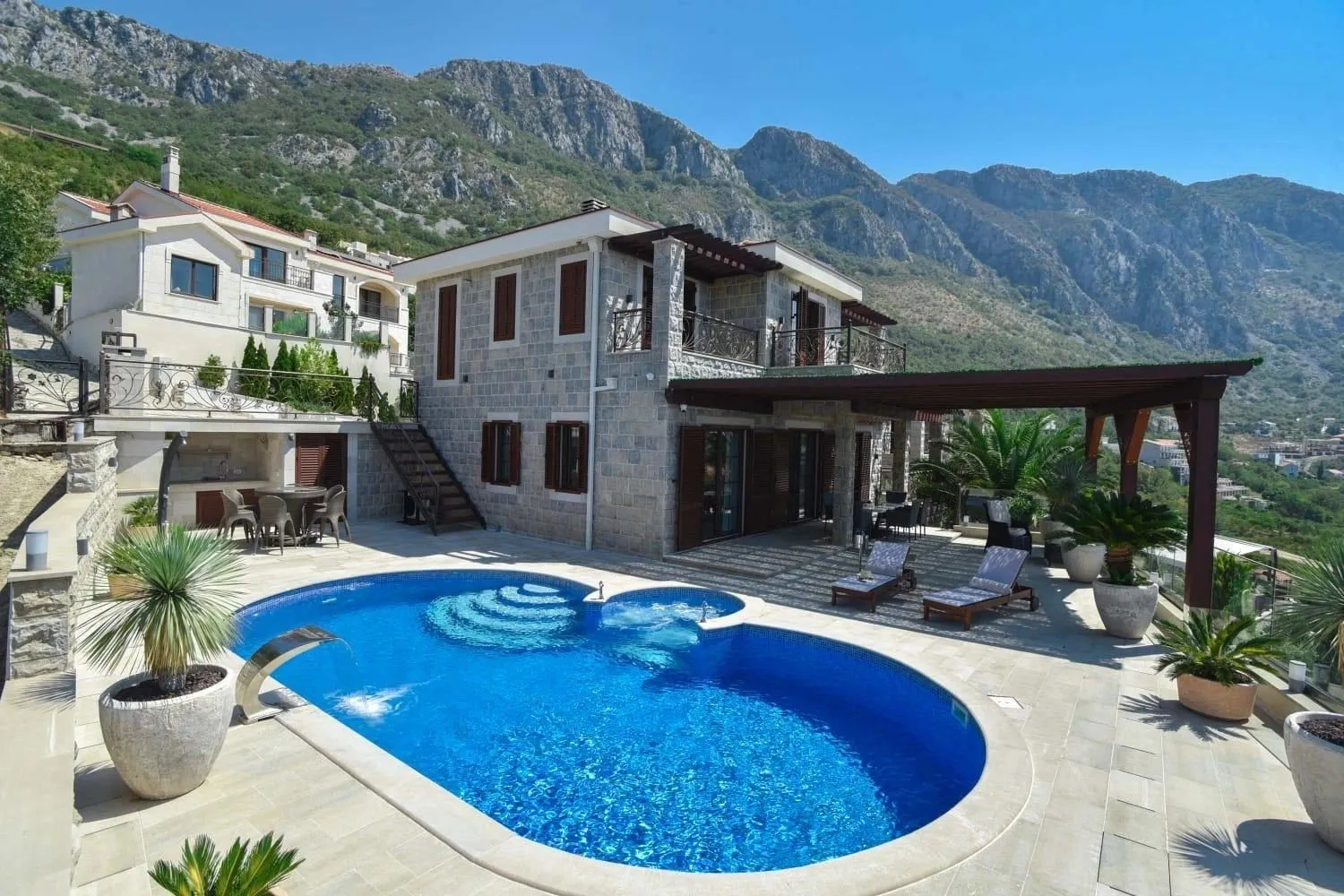 Sale, house, 200m², Blizikuće, Budva