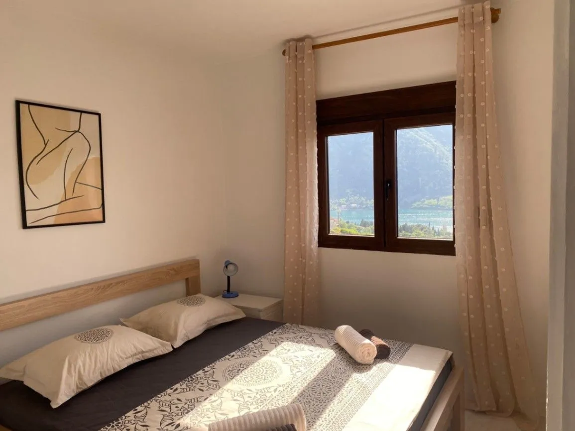Prodaja, dvosoban stan, 51m², Dobrota, Kotor