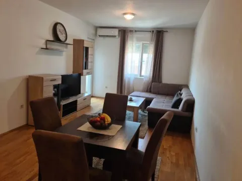 Sale, two bedroom apartment, 69m², Stari Aerodrom, Podgorica - image 2