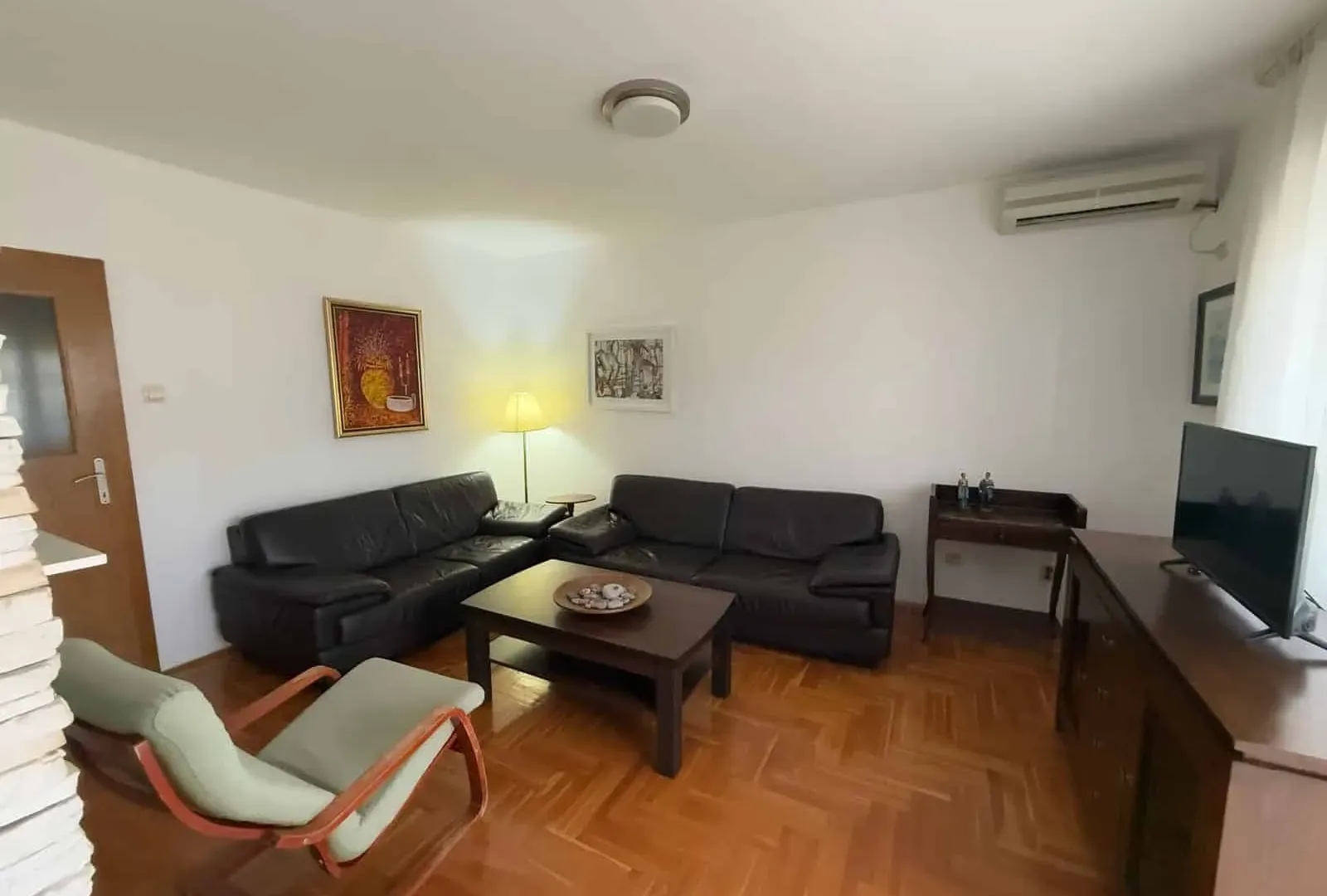 Izdavanje, dvosoban stan, 76m², Stari Aerodrom, Podgorica