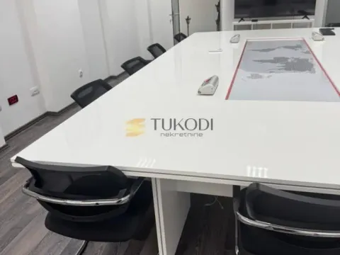 Izdavanje, poslovni prostor, 780m², Novo naselje, Novi Sad - image 10