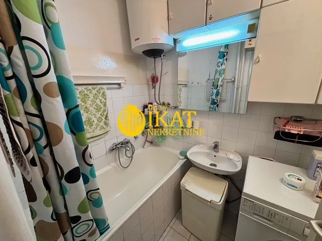 Prodaja, dvosoban stan, 75m², Zemun Kej, Zemun Sve Podlokacije
