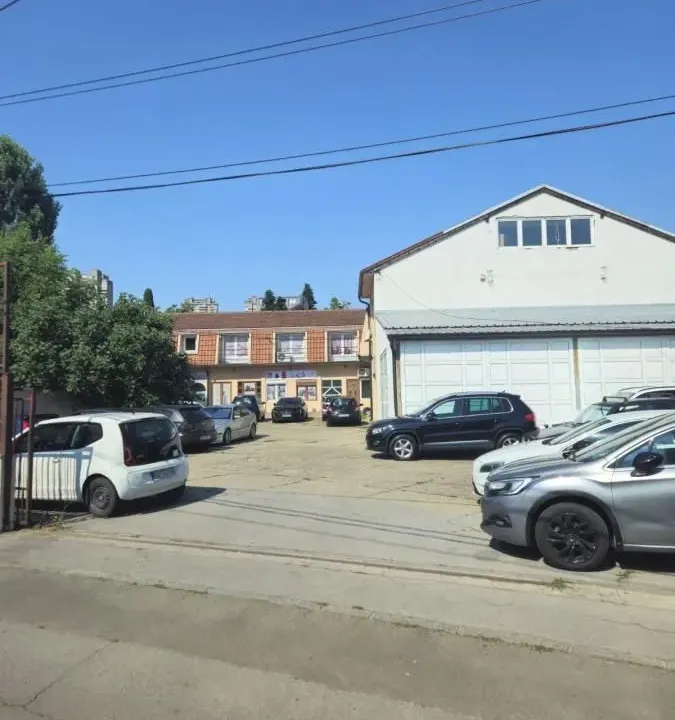 Izdavanje, poslovni prostor, 1000m², Dušanovac, Voždovac Sve Podlokacije