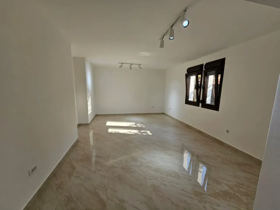 Rent, office space, 90m², Masline, Podgorica