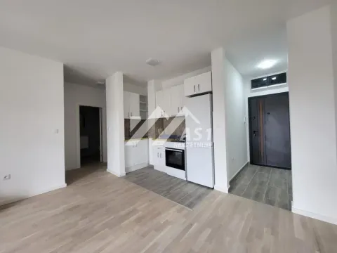 Izdavanje, dvosoban stan, 50m², Salajka, Novi Sad Sve Podlokacije - image 2