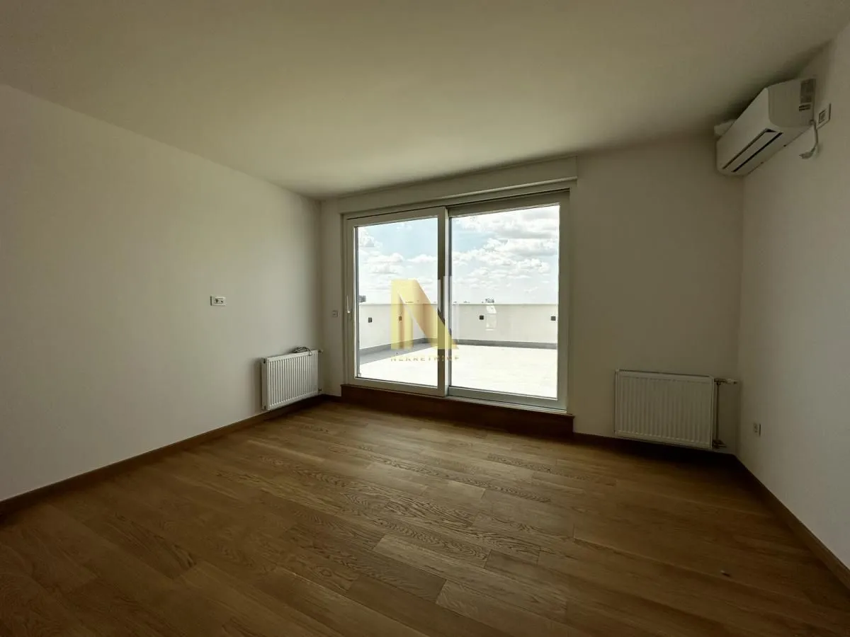 Prodaja, stan, 185m², Grbavica, Novi Sad Sve Podlokacije