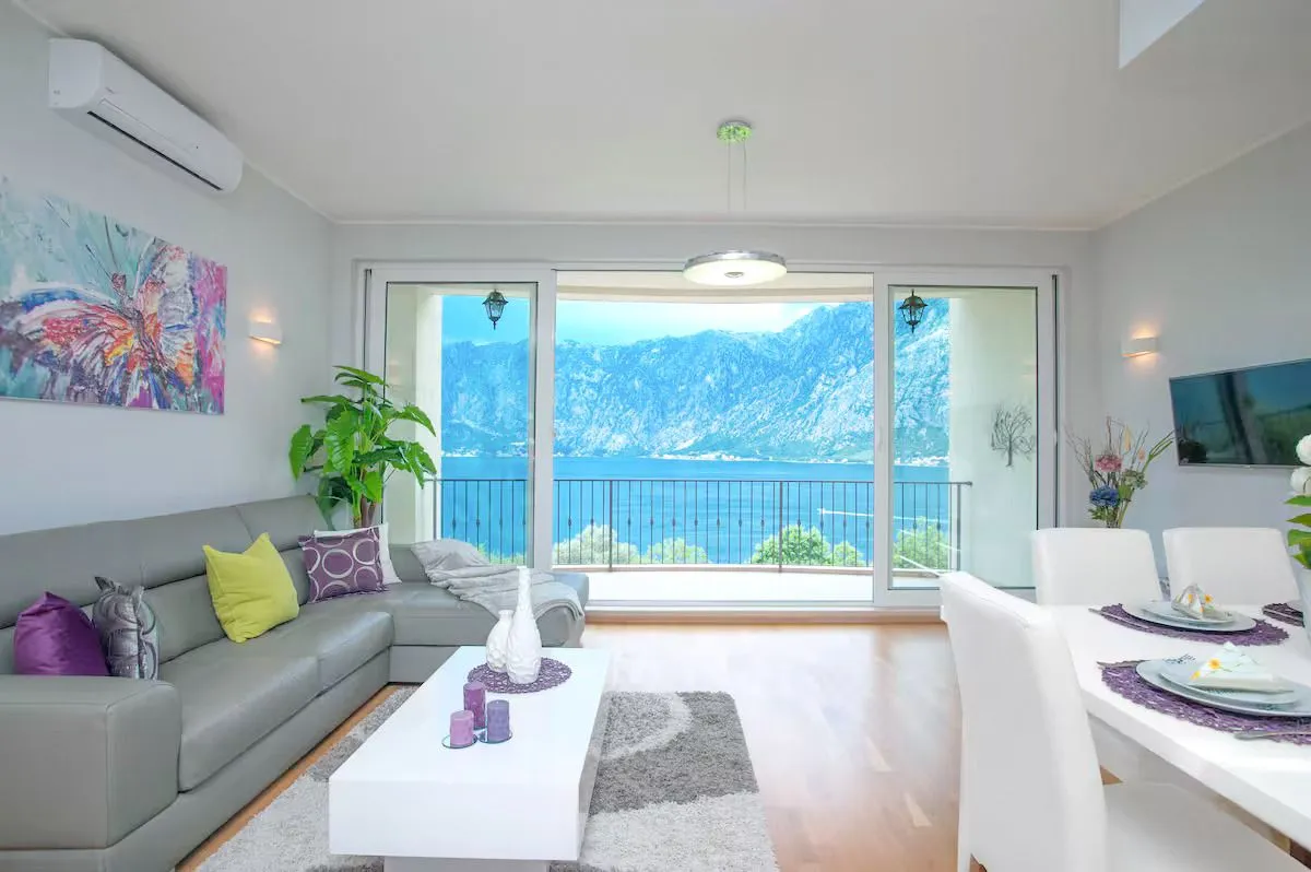 Prodaja, trosoban stan, 100m², Prčanj, Kotor