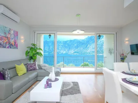 Prodaja, trosoban stan, 100m², Prčanj, Kotor - image 5