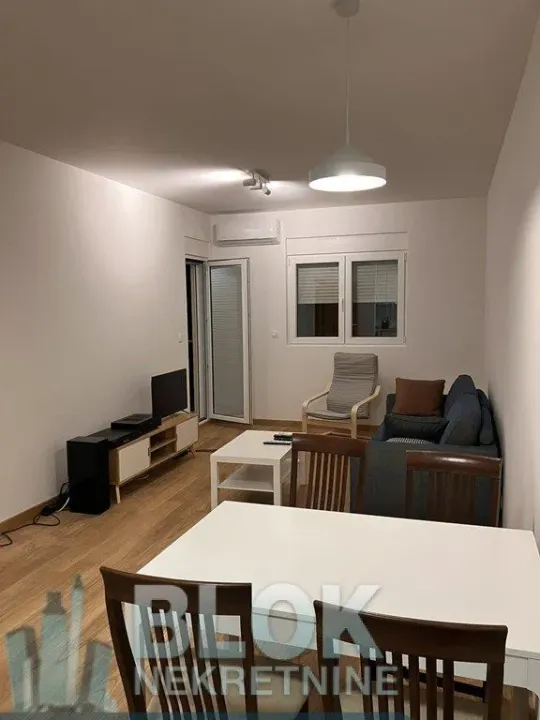 Izdavanje, jednosoban stan, 50m², New City, Podgorica