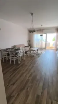Dnevni boravak sa trpezarijom i izlazom na terasu. - image 2