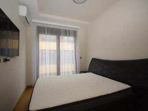 Izdavanje, trosoban stan, 120m², Kod Capital Plaze, Podgorica - image 6