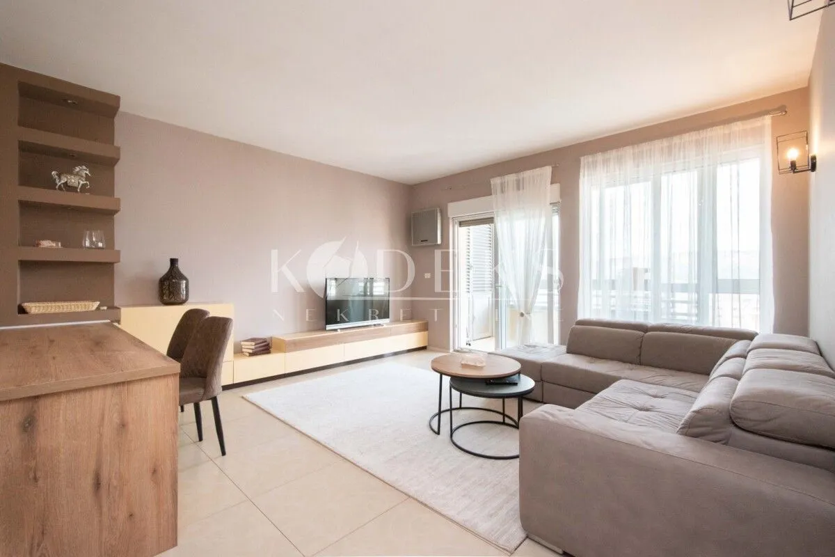 Izdavanje, dvosoban stan, 68m², City Kvart, Podgorica