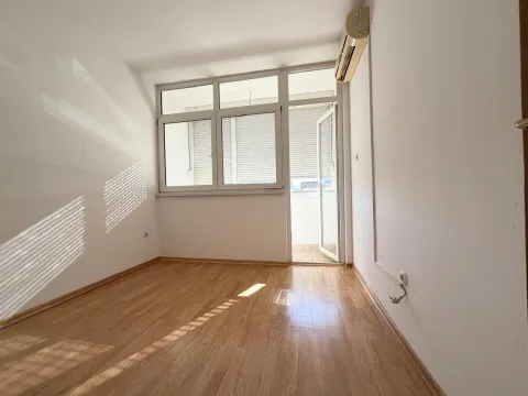 Prodaja, dvosoban stan, 84m², Autobuska stanica, Podgorica - image 8