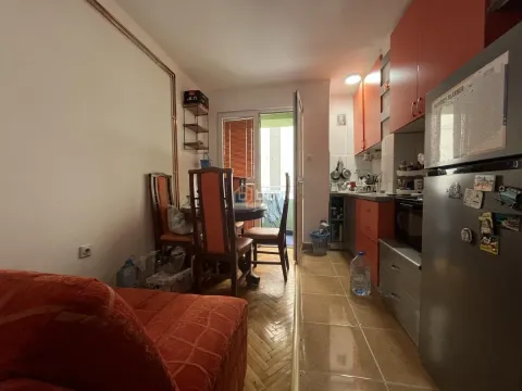 Kuhinja sa trpezarijom i izlazom na terasu. - image 6