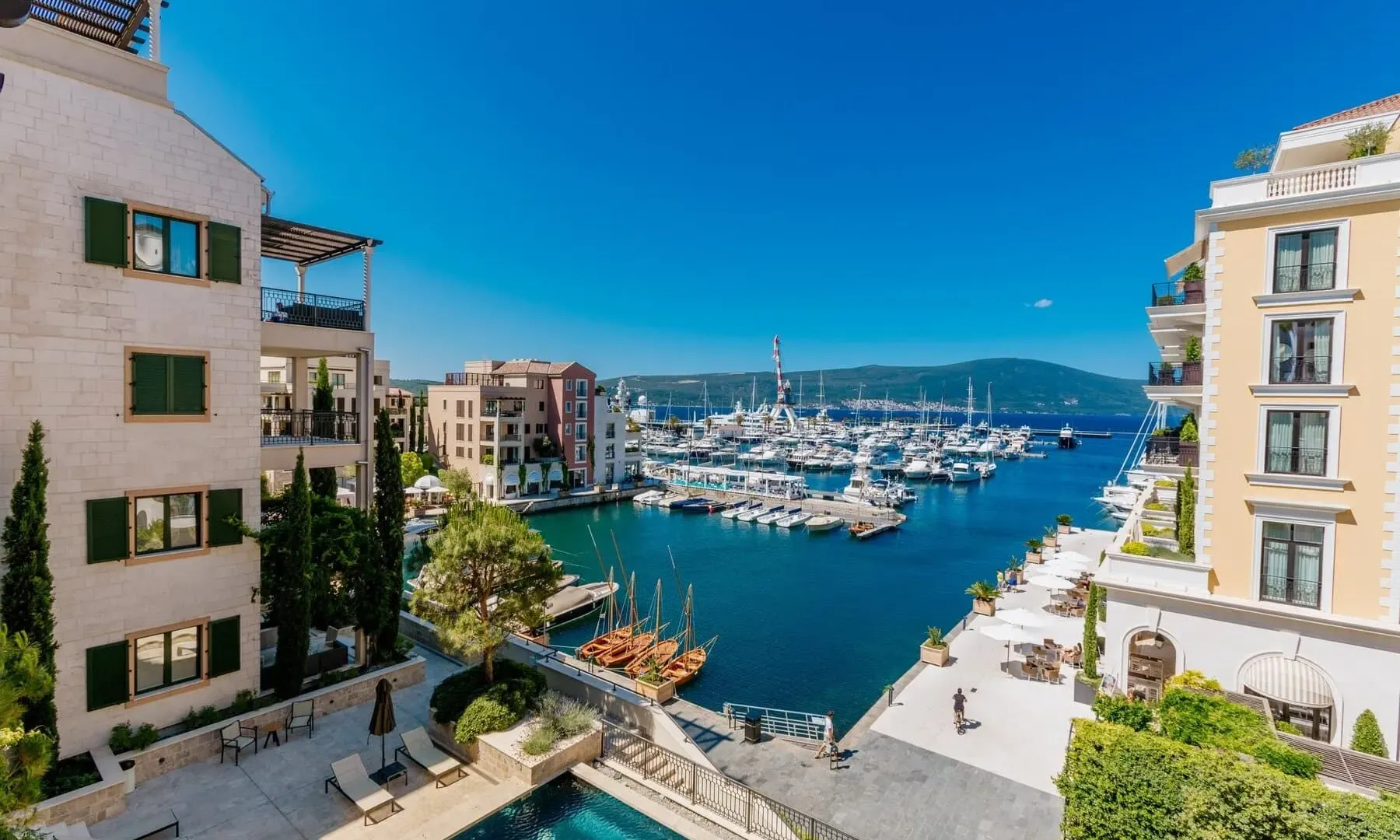 Prodaja, četvorosoban stan, 240m², Porto Montenegro, Tivat